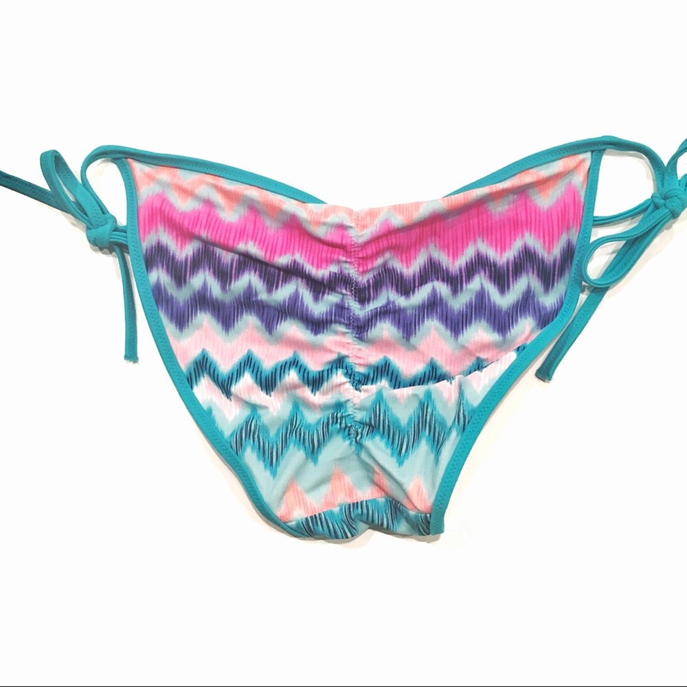 VS Bikini Bottom - Picture 3 of 5